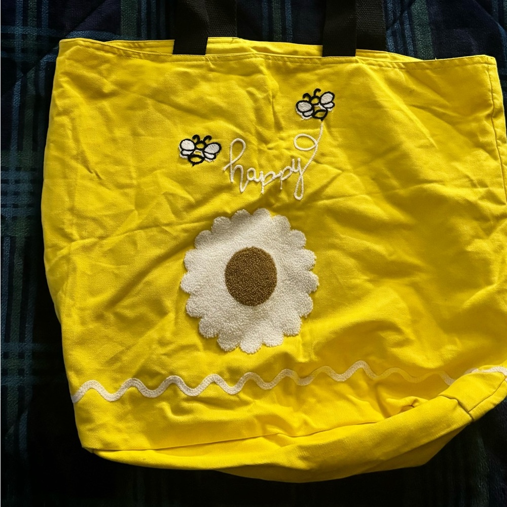 BNWT Gold / Yellow “Bee Happy” XL tote bag 🐝